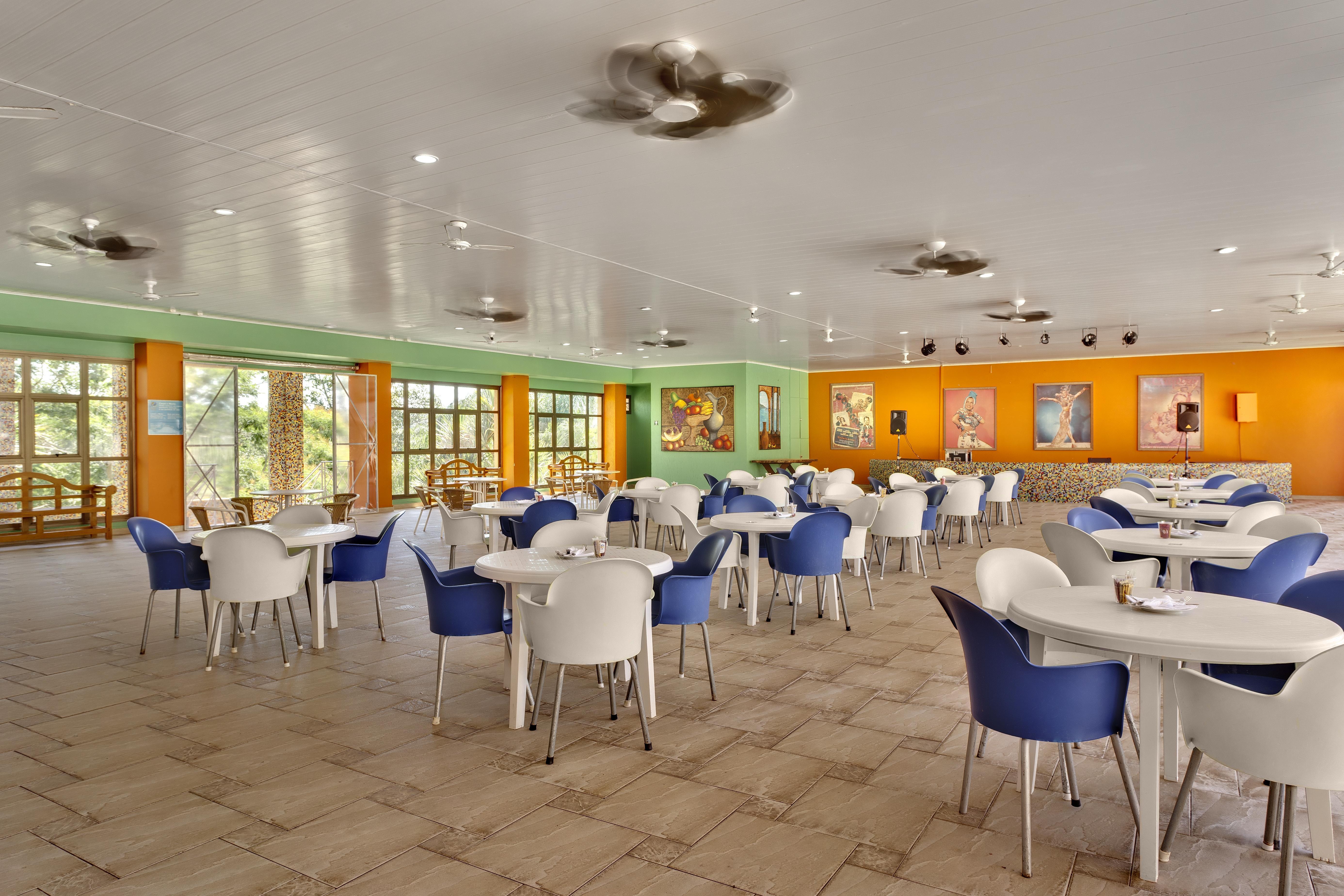 Mabu Thermas Grand Resort Foz do Iguaçu Exterior foto The dining room at the International School of Amsterdam